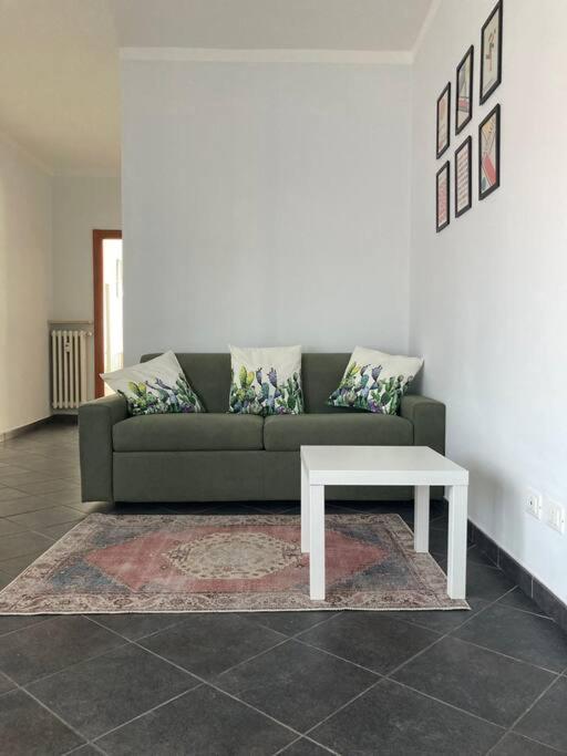 Appartamento Borgo Rane Альба Экстерьер фото
